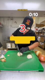 Quien pica la cebolla mas rapido? 😤🧅 Preparador, Cocinero o Cajera? #elgordomexicangrill