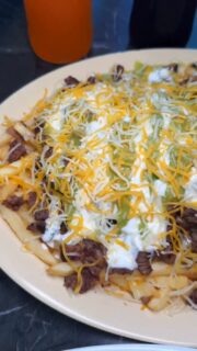 You NEED to try our carne asada fries 🍟🔥
Proudly serving the State of Arizona 🏜️
Comment your city and we’ll send you the closest one ☝️